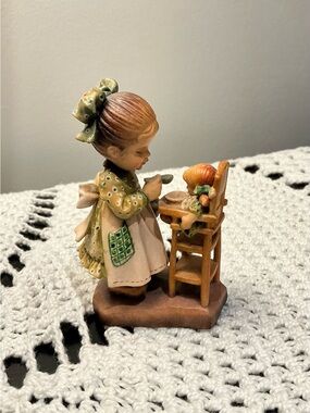 ANRI (Italy) A Loving Spoonful Hand Carved Figurine Marked Sarah Kay #769/4000
